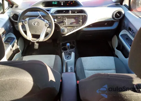 2012 Toyota Prius C Three z USA, uszkodzony, nr VIN JTDKDTB38C1502856